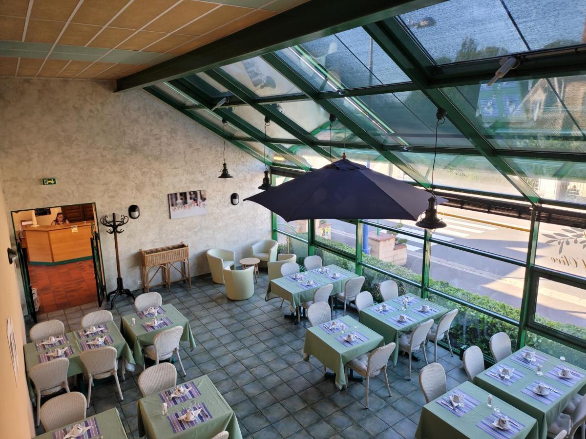 L'Auberge De L'Olive Dompierre-sur-Besbre Exterior foto
